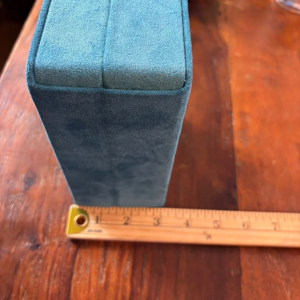 La Mer Teal Blue Velvet Luxury Jewelry Skincare Storage Box Case Hinged Lid